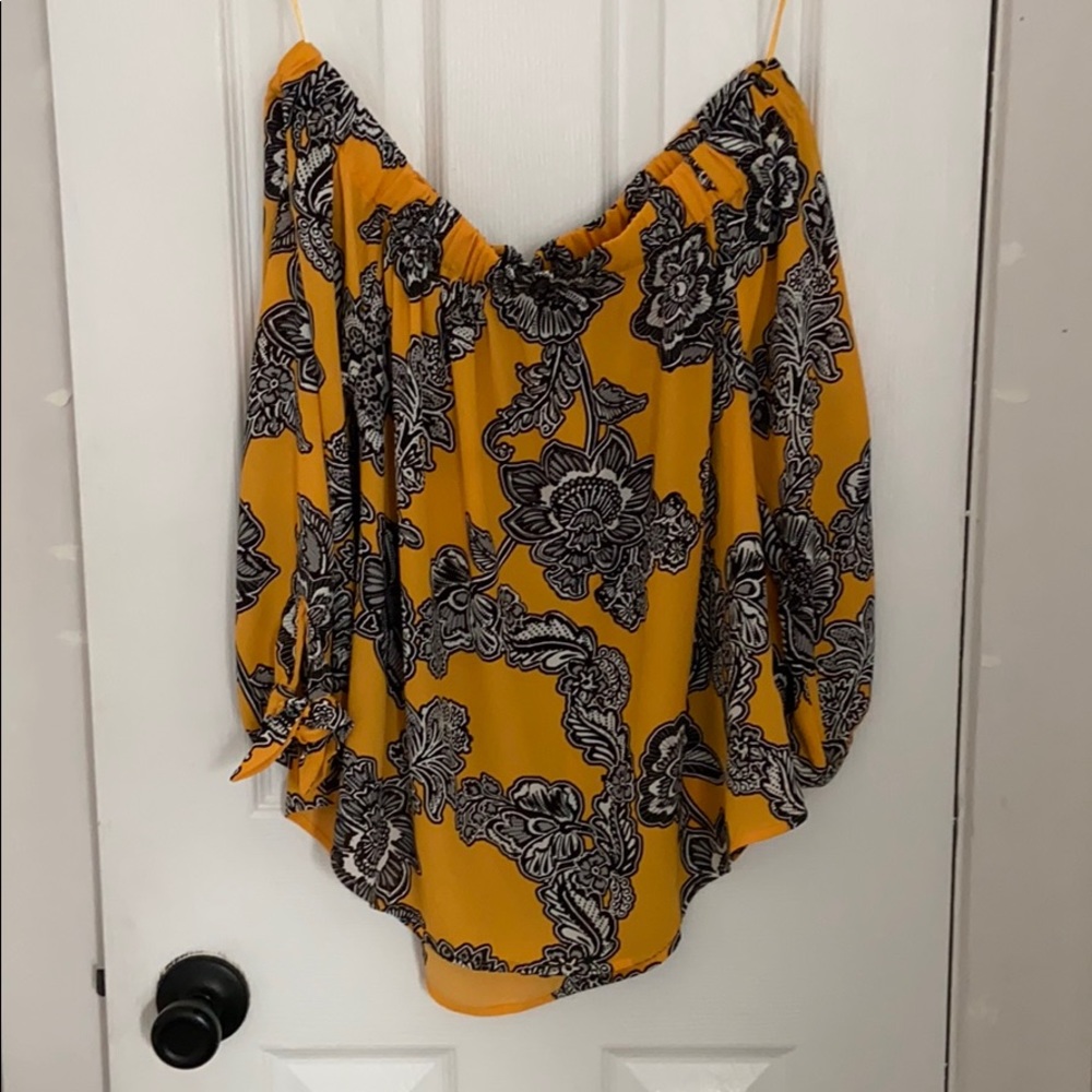 Off the shoulder express blouse